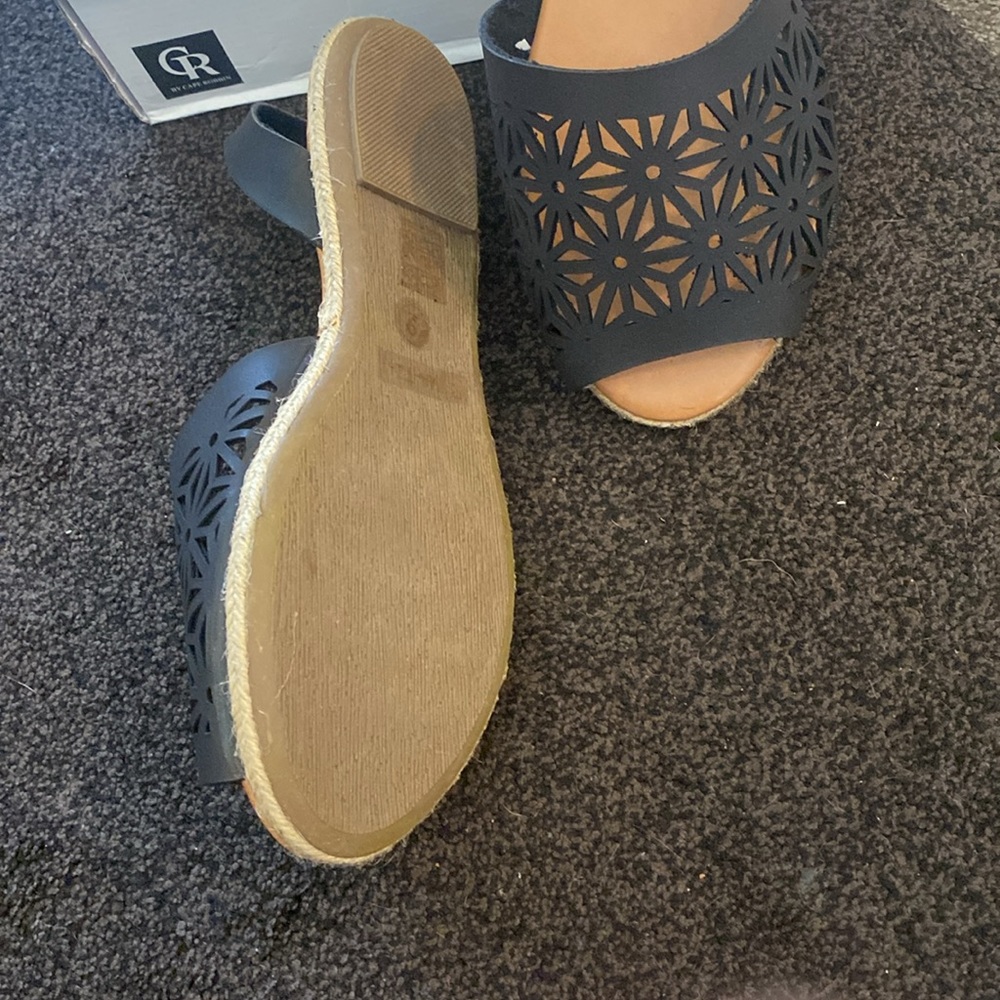 NWT Cape Robbin Sandals - Picture 5 of 7